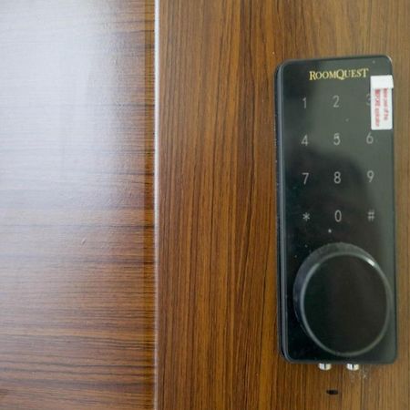 Roomquest Suvarnabhumi Ladkrabang 42 방콕 외부 사진