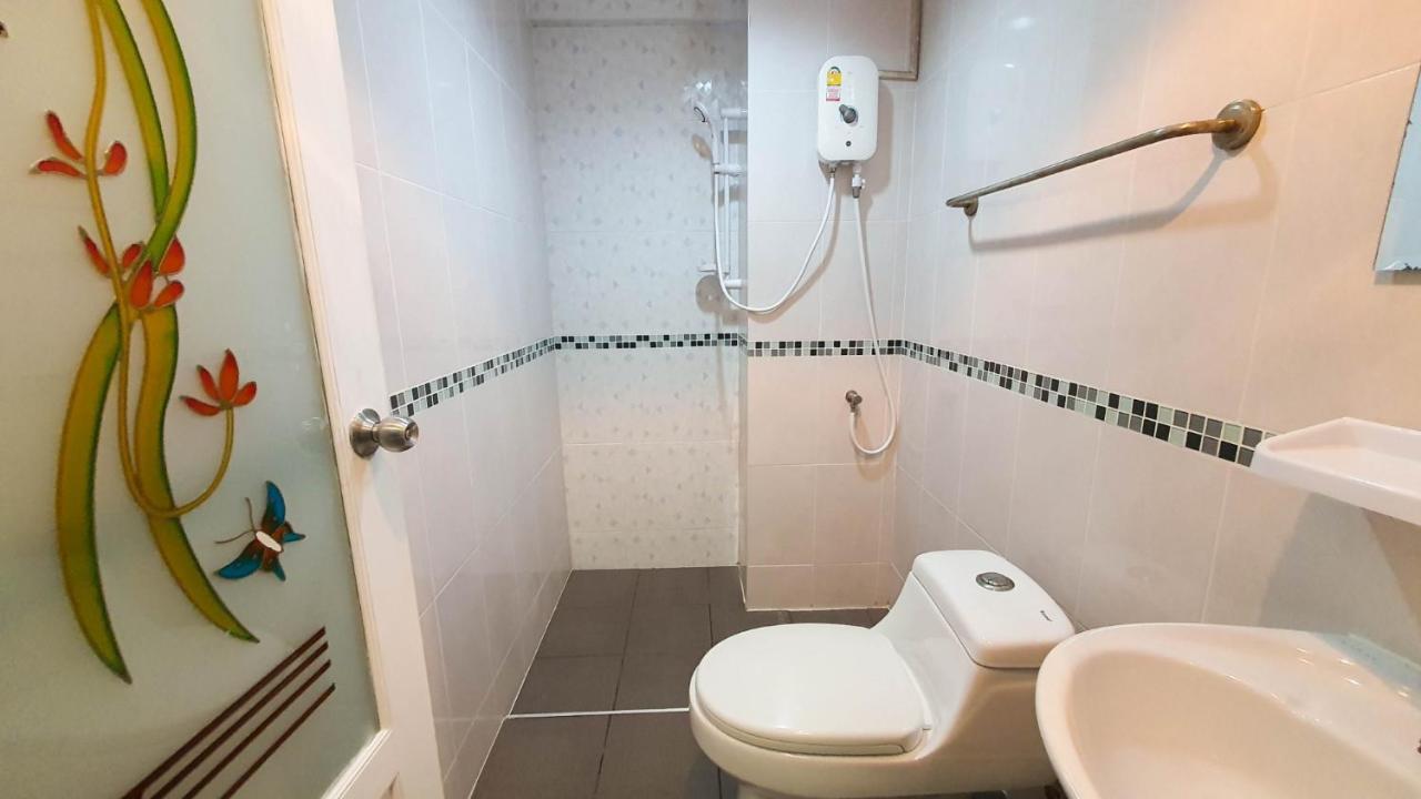 Roomquest Suvarnabhumi Ladkrabang 42 방콕 외부 사진