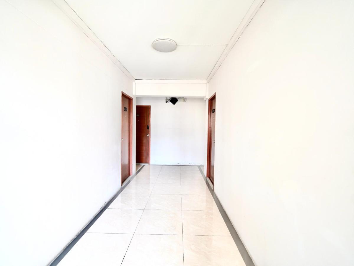 Roomquest Suvarnabhumi Ladkrabang 42 방콕 외부 사진