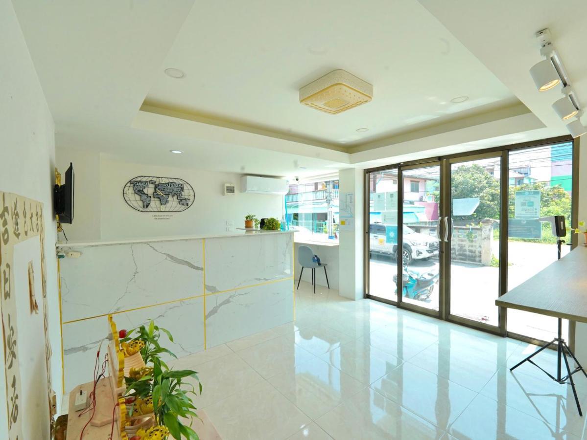 Roomquest Suvarnabhumi Ladkrabang 42 방콕 외부 사진